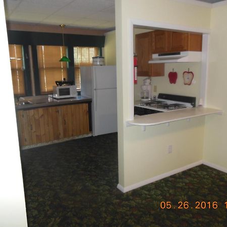 Evergreen Motel Освіґо Екстер'єр фото